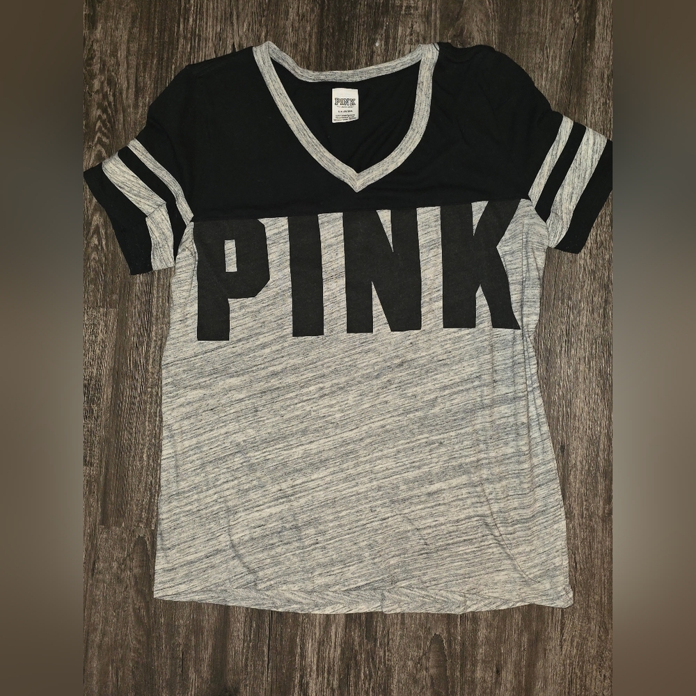 🌟4/$25 PINK Victoria's Secret Black and Gray Tee Large